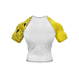 Ensemble de rashguard respirant au design unique, logo frontal, matière polyester/spandex, antibactérien, séchage rapide pour hommes adultes - Product Image 5