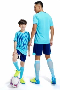 เสื้อตาข่ายฟุตบอลแบบแห้งเร็วเสื้อฝึกทีมกีฬาแบบตัดอัตโนมัติระบายอากาศได้ดีพิมพ์โลโก้ได้ตามต้องการ - Product Image 4