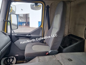 Camión Volquete Ligero Diésel Euro 3 6x4 Renault Kerax 380.26 Usado del 2004 con Caja de Volteo de Tres Lados - Product Image 6