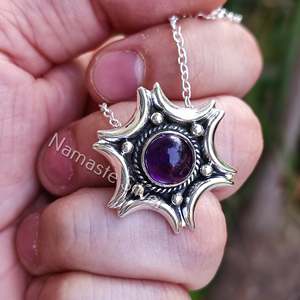 Colgante de Plata de Ley 925 con Amatista Natural, Collar Hecho a Mano con Amatista, Collar de Cristal, Piedra de Nacimiento de Febrero - Product Image 2