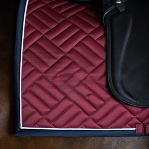 Almohadilla de sillín de doma de tela de satén de estilo inglés personalizada forro de polialgodón suave relleno de poliéster equipo de equitación de color sólido - Product Image 5