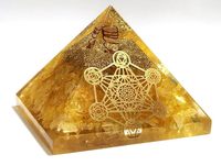 Pyramide d'énergie orgonique artisanale avec cristaux de citrine naturelle - Outil de manifestation du Grille de Metatron sacré