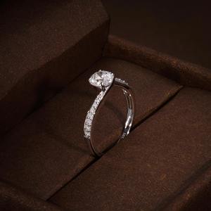 Anillo de Compromiso con Diamante Redondo Cultivado en Laboratorio de 1.01 CTW, Anillo de Diamante Redondo Certificado F VVS1 VVS2, Regalo de Aniversario, Anillo de Promesa - Product Image 1