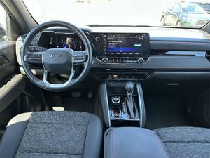 2023 C-h-e-v-r-o-l-e-t Co-lo-ra-do Z 7 1 Crew Cab 4WD con bajo kilometraje y precio asequible en stock listo para envío - Product Image 4