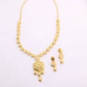 Collares de formación chapados en oro Temporada de bodas Ropa de fiesta Joyería tradicional para mujeres Cobre y Latón chapado en oro laminado - Product Image 1