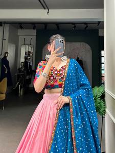 Navratri กระจกดั้งเดิมสำหรับเจ้าสาวหรือเด็กผู้หญิง, อุปกรณ์ตกแต่งงานเฉลิมฉลองแบบมีสีสันสดใส - Product Image 3