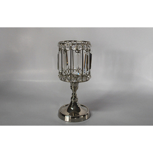 Ensemble de 3 bougeoirs votifs en cristal et métal, finition soignée, parfaits pour la décoration de table en intérieur et en extérieur, nouveaux prix - Product Image 5