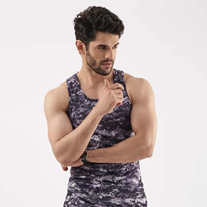 Camiseta sin mangas con logotipo personalizado para hombre, perfecta para entrenamiento de gimnasio y moda de verano - Product Image 6