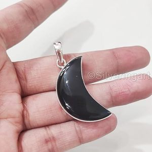 Colgante de Plata de Ley 925 con Piedra Preciosa de Ónice Negro Natural, Piedra de Nacimiento de Diciembre, Luna Creciente, Joyería Hecha a Mano - Product Image 3