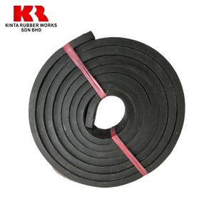 Plinthe en caoutchouc naturel de haute qualité de 6mm d'épaisseur 300mm de large et 10m de long pour un usage industriel - Product Image 1