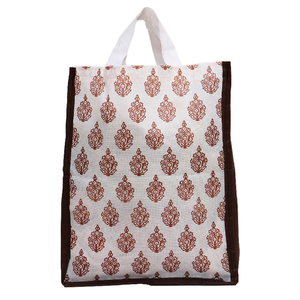 Bolsos no tejidos impresos con estilo moderno con asas de estilo de bucle Uso diario Disponible en varios colores Diseños no extraíbles - Product Image 4