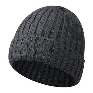 Obtenez des bonnets en tricot jacquard personnalisés, obtenez un logo personnalisé, bonnets d'hiver en mohair, bonnets à revers en tricot pour une utilisation par temps froid - Product Image 3