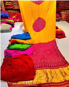 Sari Bandhej Estilo Rasmandal de Alta Calidad, Elegante Sari Bandhej de Seda Gajji para Fiestas a un Precio Inmejorable del Fabricante - Product Image 1