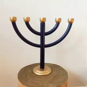 Precio de fábrica directo Soporte de vela de metal hecho a mano Soporte de vela de metal de diseño único Disponible a precio asequible - Product Image 3