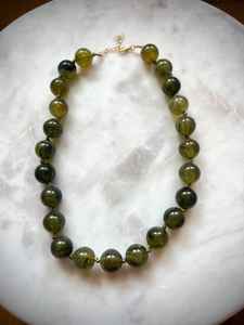 Joyería de moda de alto pulido, collar de resina a buen precio, diseño moderno, collar de cuentas de resina epoxi Natural hecho a medida - Product Image 2