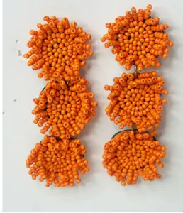 2024 트렌드 새로운 사용자 정의 모양 크기 색상 사용 가능 태양 꽃 모양의 밝은 오렌지 색상 캐주얼 귀걸이 by 인도