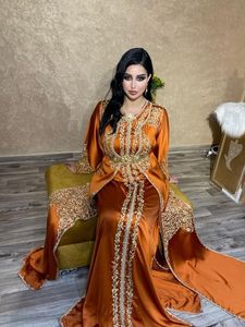 Vestido de caftán de hermoso COLOR con cuentas de cristal embellecedoras, diseño de NEW---LATEST, piedras de cristal y DABKA ZARDOZI, trabajo, 2022 - Product Image 2