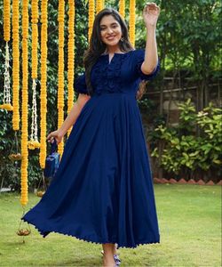 ชุดปาร์ตี้ผ้าเครปพิมพ์ลาย Georgette ผ้าเครปอินเดียใหม่ล่าสุดที่ดูหรูหรา - Product Image 3