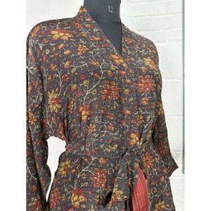 Kimono vintage en crêpe de soie, robe douce et confortable, vêtement de détente léger et luxueux, cadeau idéal pour les femmes pour la nuit d'automne - Product Image 4