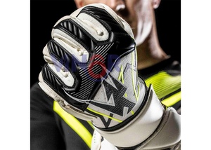 Gants de gardien de but de football en caoutchouc professionnel de haute qualité 2026, gants de gardien de but de football personnalisés en 3D fabriqués au Pakistan - Product Image 2