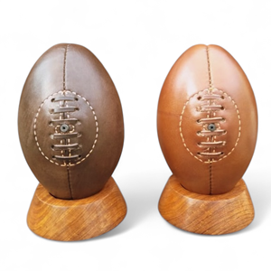 Geoffrey Vintage Retro Antique Tan Mini Rugby Ball 100% Cuero de vaca 4 paneles Tamaño 2 en estilo antiguo Retro - Product Image 1