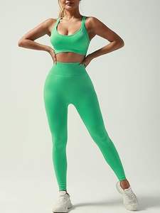 Nouvel ensemble de yoga respirant sur mesure pour femmes Meilleur vendeur Ensemble de yoga pour femme de couleur unie Fabriqué dans le meilleur matériel Ensembles de yoga - Product Image 2