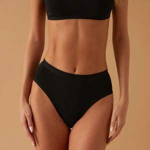 6 piezas de calzoncillos MIDI de algodón elástico para mujer, ajuste cómodo suave y transpirable - Product Image 3