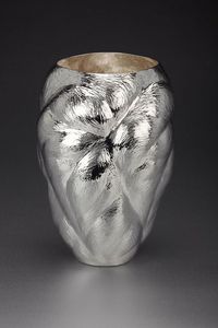 Ensemble de vases modernes ovales creux en aluminium, sculpture décorative finition argentée, pièce d'art pour étagère de table et style intérieur de maison - Product Image 5