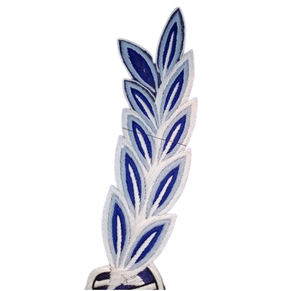 Venta al por mayor 100% alambre requisito personalizado logotipo bordado moda coser insignias blanco y azul - Product Image 2