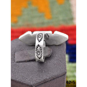 Bague ajustable en argent sterling inspirée du sud-ouest avec turquoise sertie en forme de main – Cadeau - Product Image 3