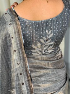 Top vente Gujarati Style culturel Navratri festif spécial miroir et pierre travail longue longueur Saree minimaliste avec chemisier fantaisie - Product Image 2