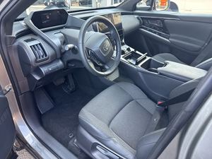 2023 Toyota BZ4X XLE AWD BZ4X ไฟฟ้า XLE หนัง R17สีดำตัวเลือกเกียร์อัตโนมัติแบบแมนนวล4L โลหะผสมด้านซ้ายของญี่ปุ่น - Product Image 4