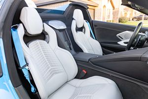 2022 Convertible de alto rendimiento con motor central |   Motor V8 de 6.2L de Aspiración Natural |   Automático de doble embrague de 8 velocidades |   495 HP |   16,000 millas - Product Image 5