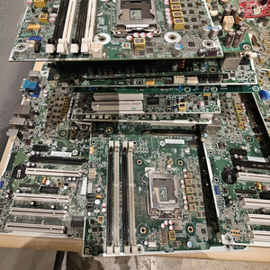 Déchets de cartes mères d'ordinateurs en provenance directe d'usine |   Déchets en vrac à prix avantageux |   Matériaux de recyclage de déchets électroniques en gros - Product Image 1