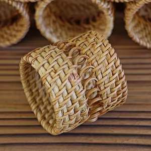 Rond de serviette en rotin fait à la main anneaux de serviette en osier anneaux de serviette en paille pour la décoration de table mariage de noël du Vietnam - Product Image 2