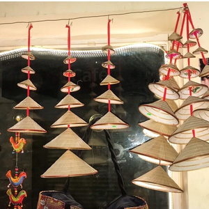 Mini sombrero cónico hecho a mano, decoración tradicional vietnamita Non La con 3-7 sombreros por juego, tamaños personalizados disponibles - Product Image 1