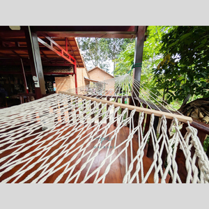 Hamaca Bohemia hecha a mano al por mayor de macramé JNC para uso en jardín y balcón - Product Image 5