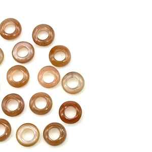 Cuentas de Piedra Lunar de Chocolate Natural en Forma de Donut, 12 mm, Piedras Curativas Marrones - Product Image 5