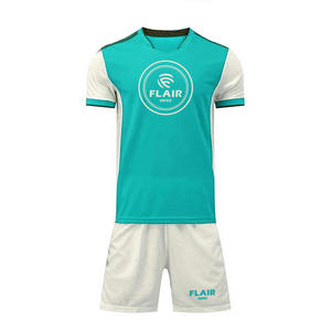Kits de football personnalisés de haute qualité pour hommes, maillot de football à la mode avec impression par sublimation, service OEM pour nom, logo, style supérieur - Product Image 2
