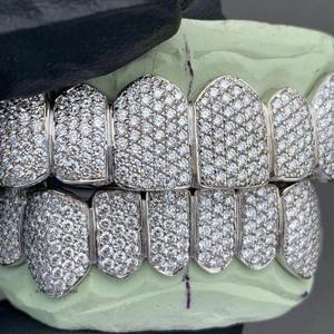 Grilles dentaires de luxe en argent, style hip-hop, entièrement serties de diamants simulés VVS1, pour hommes et femmes, personnalisables, pour dents supérieures et inférieures - Product Image 4