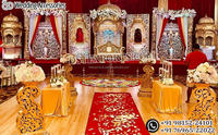 Magnifique scène de Walima musulmane sur le thème d'or Configuration de la réception sur le thème de l'or Mariage musulman Golden Touch Scène de réception de mariage