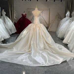 ชุดแต่งงาน Jancember XS254 สีไอวอ<span class=keywords><strong>ร</strong></span>ี่ ผ้าซาติน หรูห<span class=keywords><strong>ร</strong></span>า ประดับด้วยลู<span class=keywords><strong>ก</strong></span>ปัด ชุดเจ้าสาวแบบไ<span class=keywords><strong>ร</strong></span>้สาย ทรงบอล<span class=keywords><strong>ก</strong></span>าวน์ ชุดแต่งงานแบบ Cathedral - Product Image 4