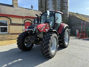 Tracteur agricole à roues CASE IH rouge, tracteur agricole 4x4, machine de travail de terrain - Product Image 5