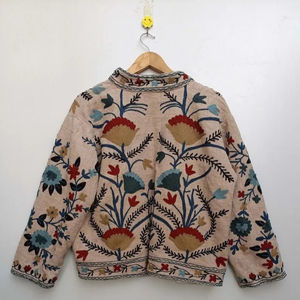 Dernière veste Kantha courte brodée à la main Suzani pour femmes Crewel Festival cadeau spécial pour elle - Product Image 1