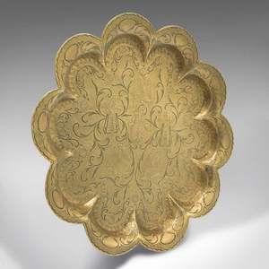 Assiettes de chargeur en laiton avec finition antique pour une touche opulente aux paramètres de la table du dîner - Product Image 2