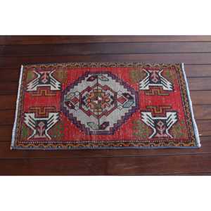 Vintage Rug, Small 1.7x3.2 ft Turkish Rug, <b>Red</b> Floral <b>Wool</b> Rug - Product Image 3