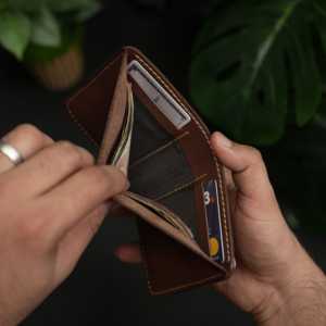 WF Leathercraft No. Portefeuille porte-cartes long et fin 86, en cuir marron tanné végétal, protection RFID, design bifold, style décontracté et luxueux - Product Image 1