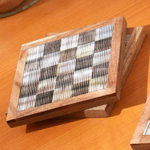 Posavasos de nogal de forma cuadrada más vendidos, alfombrilla y almohadillas de diseño de ajedrez para evitar arañazos y manchas para decoración del hogar y hoteles - Product Image 1