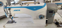 Machine à coudre industrielle à point droit à aiguille simple informatisée JACK A2S d'occasion