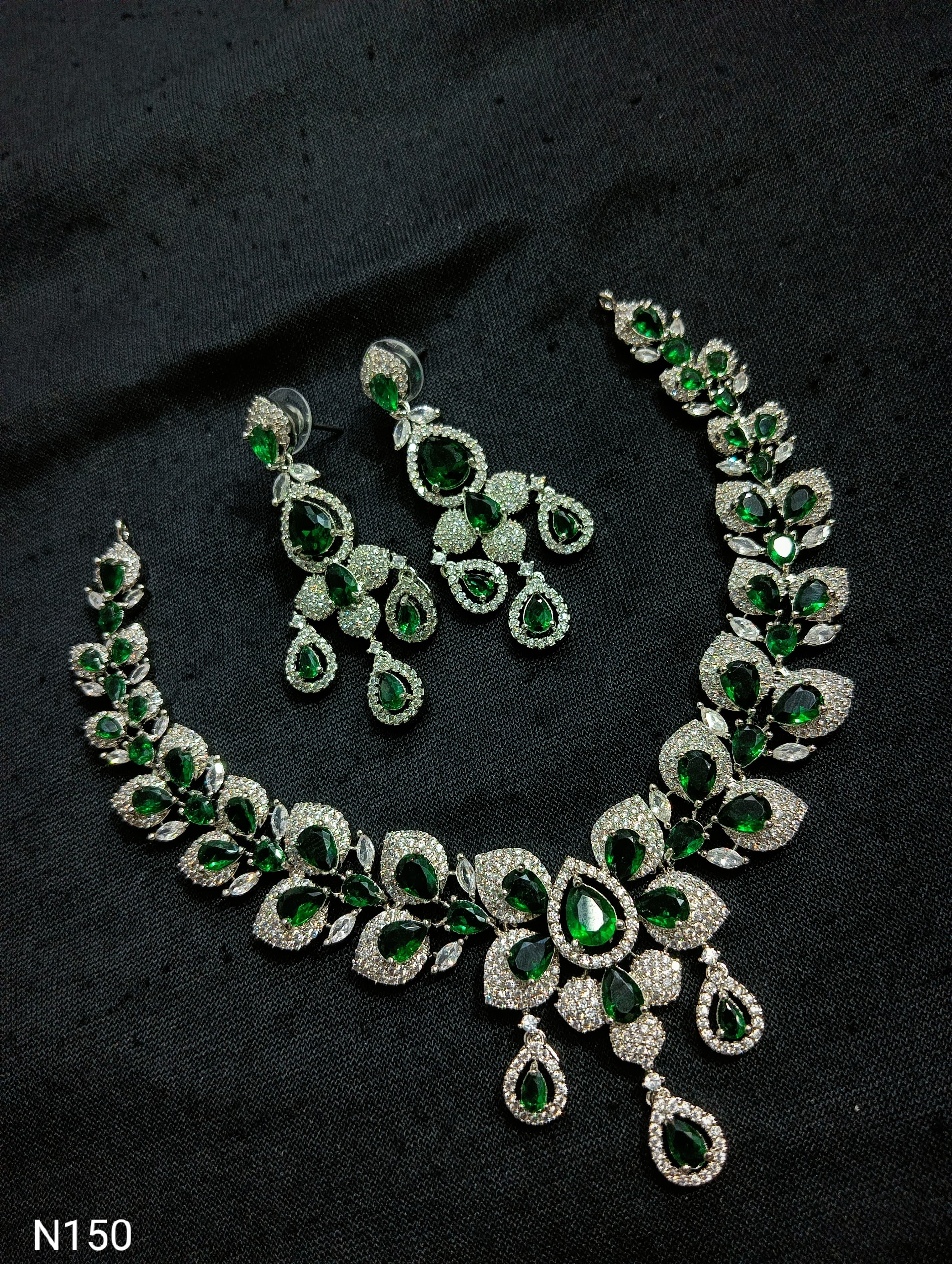 สีเขียว